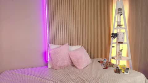 biancaa__18 online show from February 2, 7:34 pm