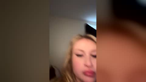 biancaberryxo online show from May 2, 11:26 am
