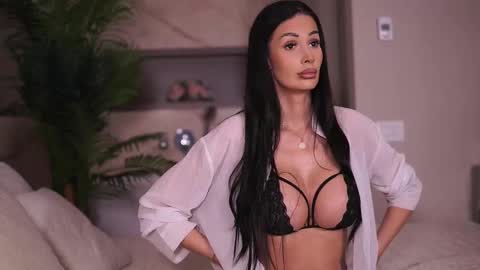 Snapshot of biancacain chatting on February 26, 2:16 pm Bianca online show from February 26, 2:16 pm