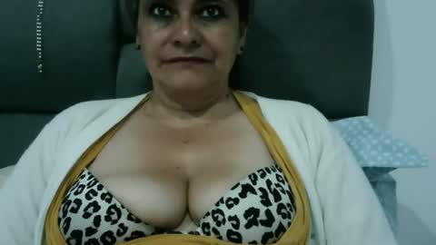 biancasteel online show from January 14, 11:38 am