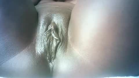 pretty online show from February 22, 10:40 am