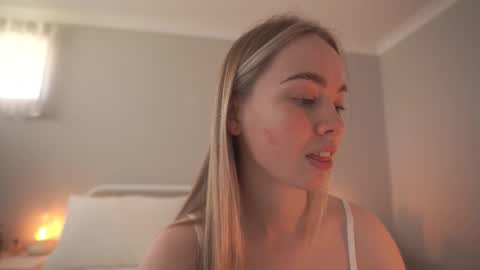 Snapshot of bibi_it_is chatting on November 9, 2:21 am Bibi online show from November 9, 2:21 am