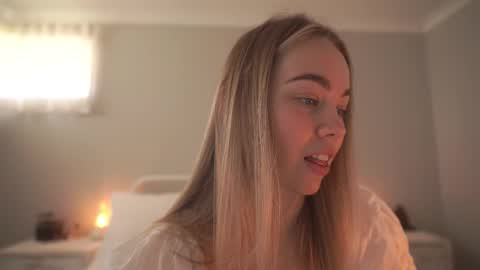 Snapshot of bibi_it_is chatting on November 14, 2:54 am Bibi online show from November 14, 2:54 am