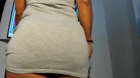 Snapshot of bibiana_js_ chatting on February 4, 1:06 pm bibiana_js_ online show from February 4, 1:06 pm