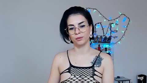 innasugarwild online show from March 29, 6:46 am