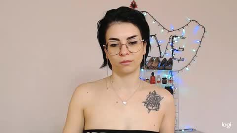 innasugarwild online show from April 14, 5:02 am