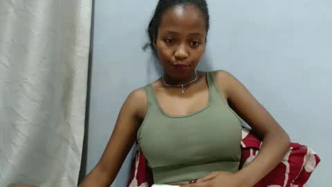 bienvenue987832 online show from April 7, 3:23 pm