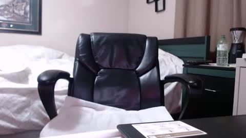 Snapshot of big6incheragain chatting on December 2, 5:52 pm big6incheragain online show from December 2, 5:52 pm