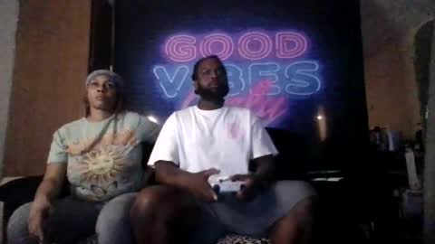 Snapshot of big6lacksteak chatting on January 8, 3:31 am thatcoupledawg online show from January 8, 3:31 am