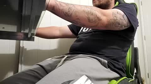 Snapshot of big_balls_big_load chatting on February 2, 12:57 pm big_balls_big_load online show from February 2, 12:57 pm