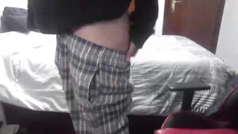 Snapshot of big_bearded_bear chatting on February 8, 6:00 pm big_bearded_bear online show from February 8, 6:00 pm