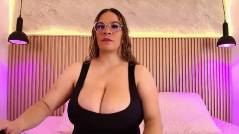 Tell me Sophia  online show from October 15, 4:51 pm