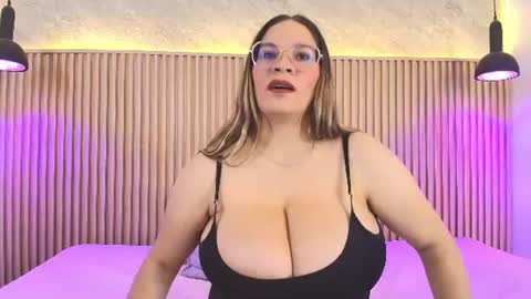 Tell me Sophia  online show from June 26, 9:30 pm