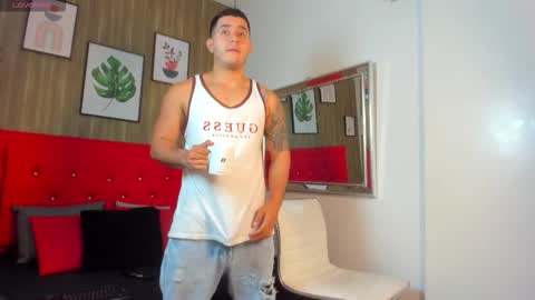 Tylerr online show from November 18, 8:13 pm