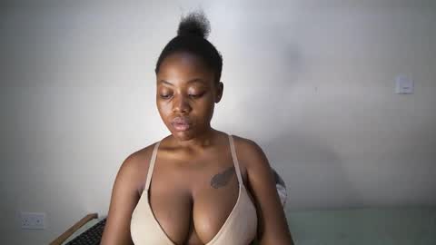 bigassmello_ online show from April 12, 9:58 am