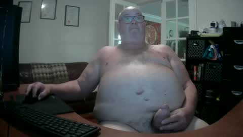 Snapshot of bigaussie5 chatting on February 6, 1:49 am Bigaussie online show from February 6, 1:49 am