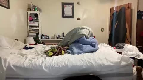 Snapshot of bigbackmuscles1296 chatting on November 18, 1:00 am Mr. Muscle Monster online show from November 18, 1:00 am