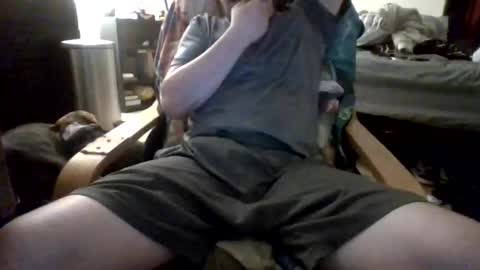 Snapshot of bigbagz2021 chatting on December 5, 3:37 am BigBagz online show from December 5, 3:37 am