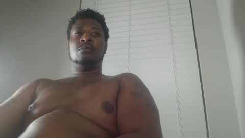 Snapshot of bigblack004 chatting on January 31, 8:11 am bigblack004 online show from January 31, 8:11 am