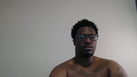 Snapshot of bigblack004 chatting on February 8, 5:00 am bigblack004 online show from February 8, 5:00 am