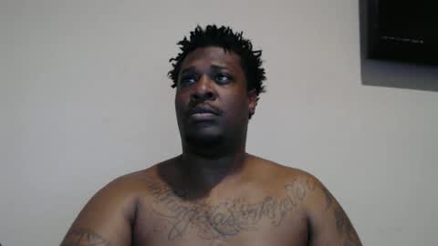 Snapshot of bigblack004 chatting on April 3, 4:54 am bigblack004 online show from April 3, 4:54 am