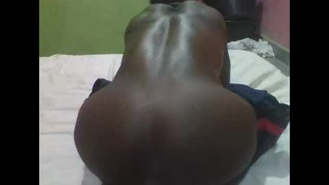 Snapshot of bigboobs_mama chatting on December 25, 3:08 am TOP EBONY DUDE online show from December 25, 3:08 am