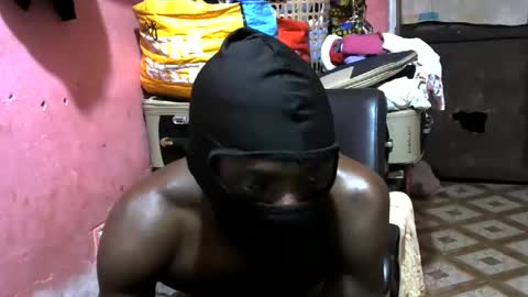 Snapshot of bigboobs_mama chatting on December 31, 2:40 am TOP EBONY DUDE online show from December 31, 2:40 am