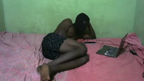 Snapshot of bigboobs_mama chatting on January 10, 2:46 am TOP EBONY DUDE online show from January 10, 2:46 am