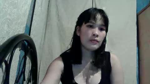 Snapshot of bigboobs_pinay chatting on February 8, 2:42 pm bigboobs_pinay online show from February 8, 2:42 pm