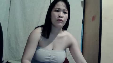 Snapshot of bigboobs_pinay chatting on February 16, 2:40 am bigboobs_pinay online show from February 16, 2:40 am