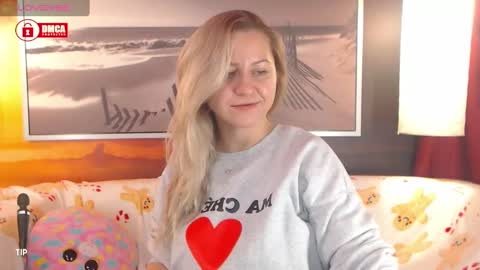 Snapshot of bigboobsarri chatting on December 3, 7:32 am BigBoobsArri online show from December 3, 7:32 am