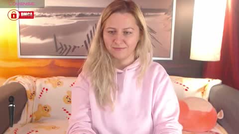 Snapshot of bigboobsarri chatting on December 11, 9:45 pm BigBoobsArri online show from December 11, 9:45 pm