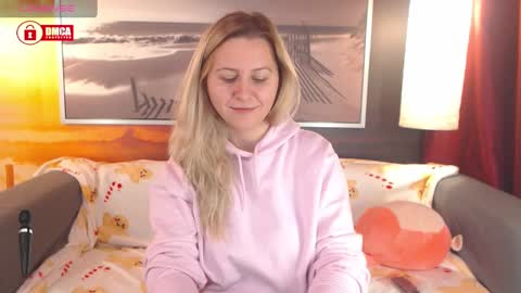 Snapshot of bigboobsarri chatting on December 12, 12:48 am BigBoobsArri online show from December 12, 12:48 am