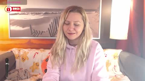 Snapshot of bigboobsarri chatting on December 17, 11:17 am BigBoobsArri online show from December 17, 11:17 am