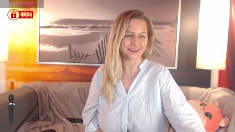 Snapshot of bigboobsarri chatting on January 9, 12:14 am BigBoobsArri online show from January 9, 12:14 am