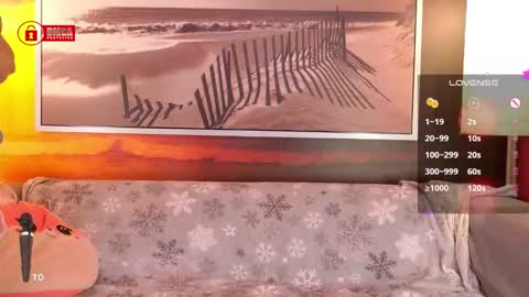 Snapshot of bigboobsarri chatting on October 31, 2:29 pm BigBoobsArri online show from October 31, 2:29 pm