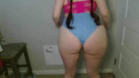 Isabella online show from December 5, 4:25 pm