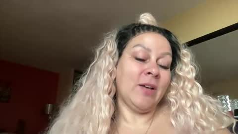 Snapshot of bigbreastsabrina chatting on May 22, 12:33 pm BIG BREAST SABRINA online show from May 22, 12:33 pm