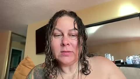 Snapshot of bigbreastsabrina chatting on June 15, 1:13 pm BIG BREAST SABRINA online show from June 15, 1:13 pm