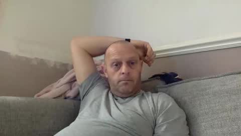 Snapshot of bigbumlover2377 chatting on November 10, 10:36 am bigbumlover2377 online show from November 10, 10:36 am