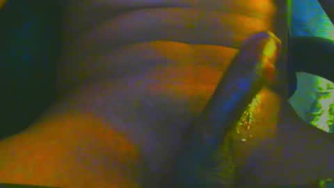 Snapshot of bigchocolate19cm chatting on December 17, 4:02 pm bigchocolate19cm online show from December 17, 4:02 pm