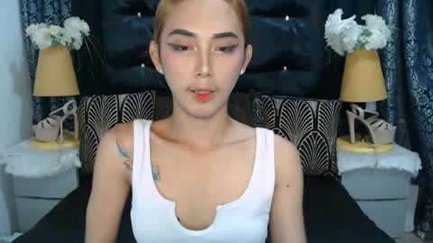 Snapshot of bigcockmarina chatting on July 29, 10:57 am HOLLY online show from July 29, 10:57 am