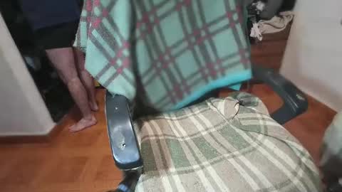 Snapshot of bigdickbasuzo chatting on October 19, 5:19 am Dante online show from October 19, 5:19 am