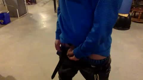 Snapshot of bigdickshowoff9877 chatting on January 13, 7:43 am Bigdickshowoff9877 online show from January 13, 7:43 am