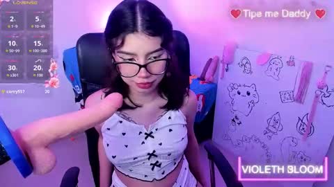 Snapshot of bigfinger125 chatting on February 11, 7:57 am Lucy and Fred online show from February 11, 7:57 am