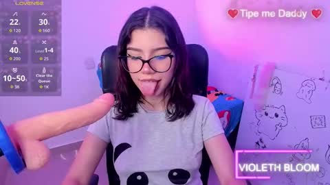 Snapshot of bigfinger125 chatting on February 16, 11:28 am Lucy and Fred online show from February 16, 11:28 am