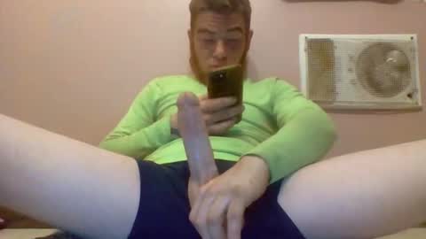 Snapshot of biggingerdick04 chatting on November 18, 4:28 am biggingerdick04 online show from November 18, 4:28 am