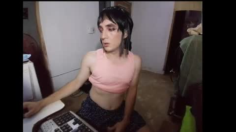 Snapshot of bighead570 chatting on February 21, 12:49 am bighead570 online show from February 21, 12:49 am