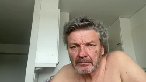 Snapshot of bigheart60 chatting on May 10, 11:04 am bigheart60 online show from May 10, 11:04 am