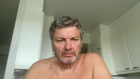 Snapshot of bigheart60 chatting on July 4, 9:37 am bigheart60 online show from July 4, 9:37 am
